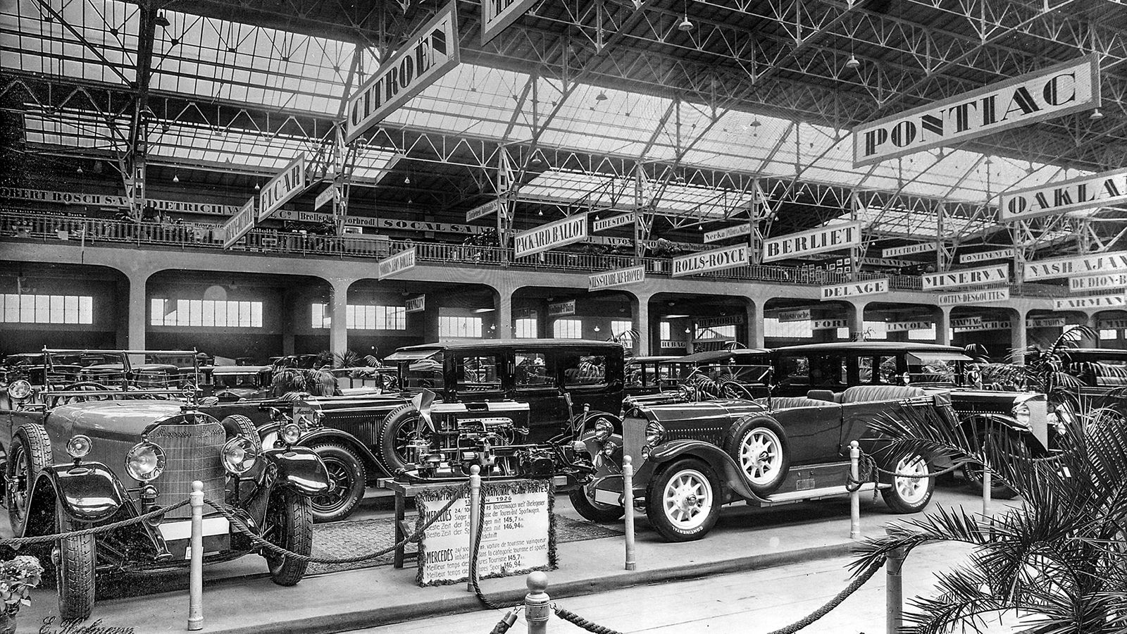  Mercedes-Benz: Γιορτάζει τα 100 χρόνια της σύγχρονης ταυτότητάς της